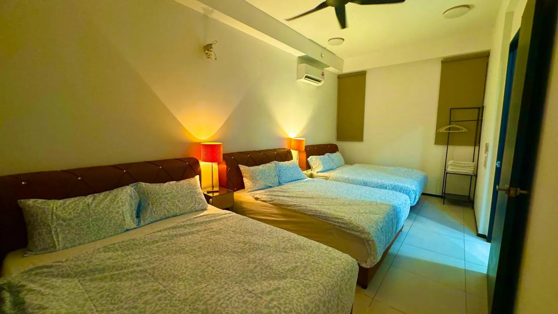 Apartment Perfect For Groups! 2Br With 5 Queen Beds & Wifi Jelutong