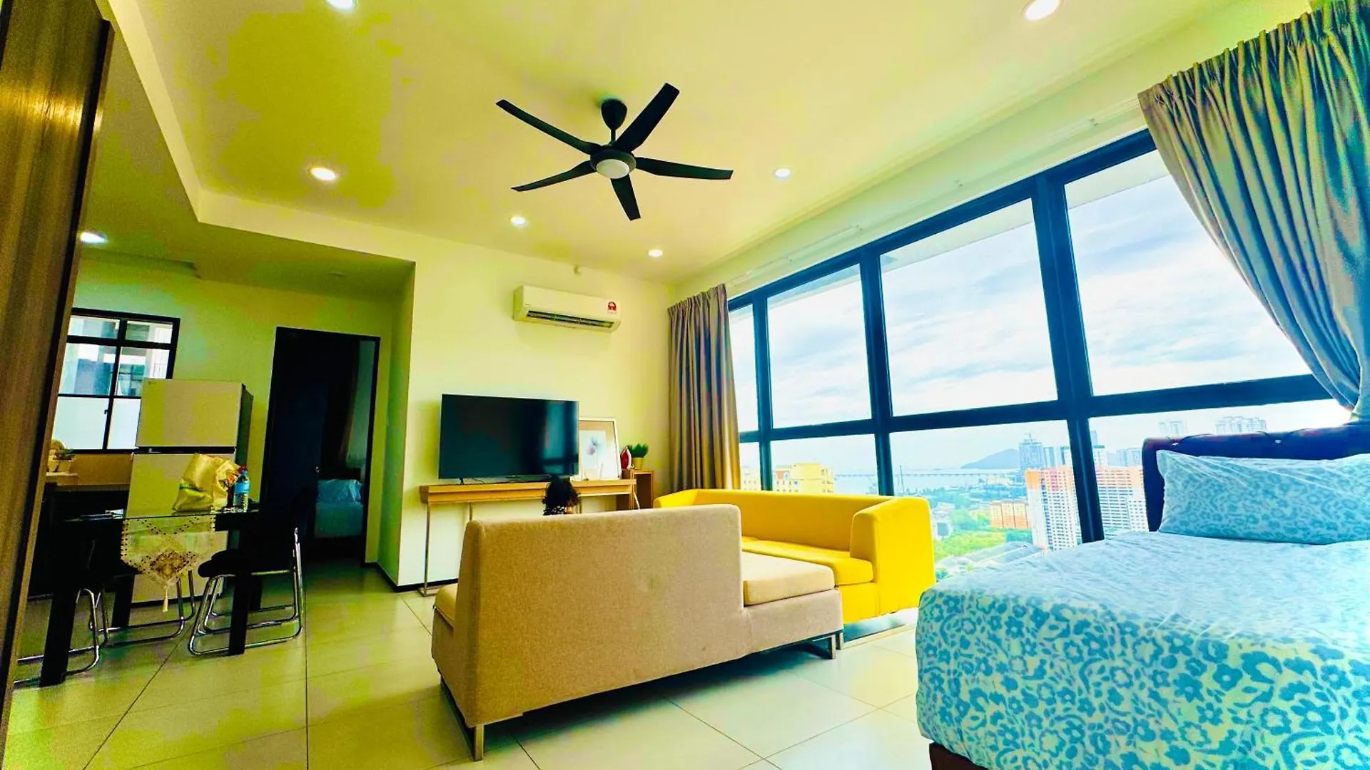 Perfect For Groups! 2Br With 5 Queen Beds & Wifi Jelutong 0*,  말레이시아